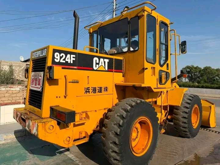 924